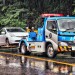 トヨタ「プリウス」を牽引するJAF（日本自動車連盟）のロードカー